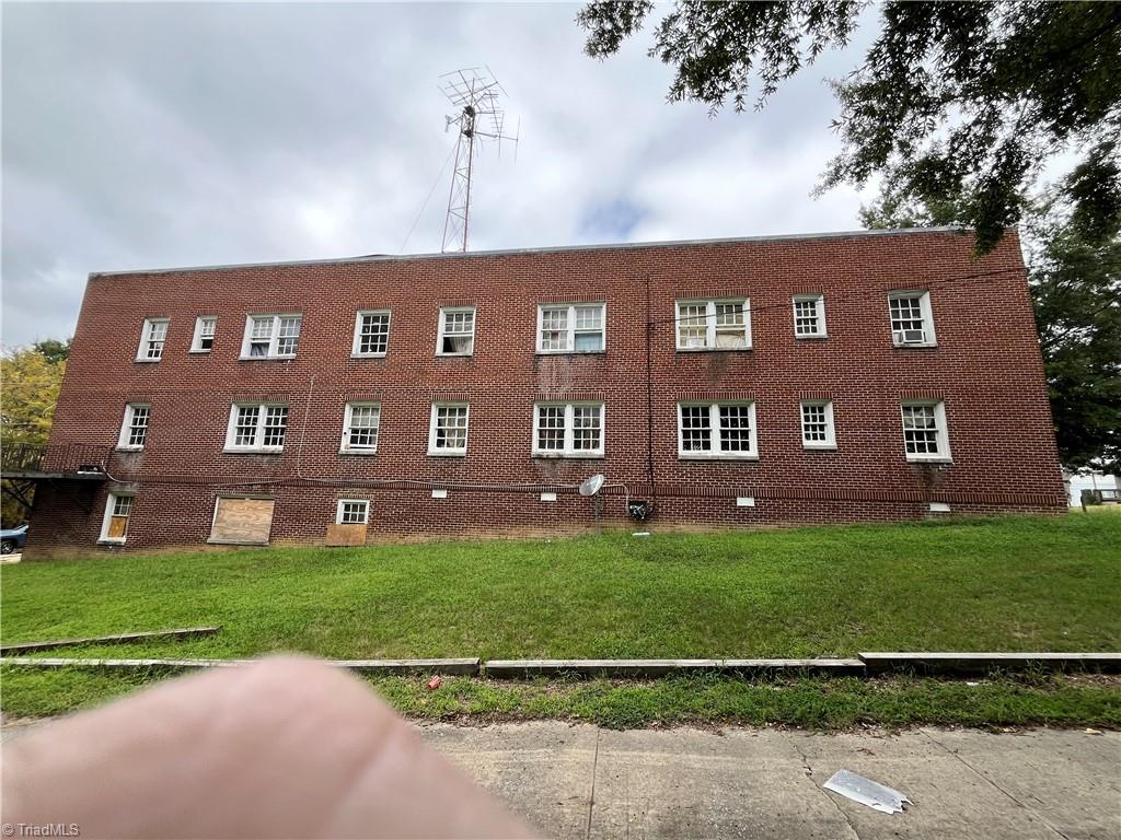 106 Winston Street Property Photo 3