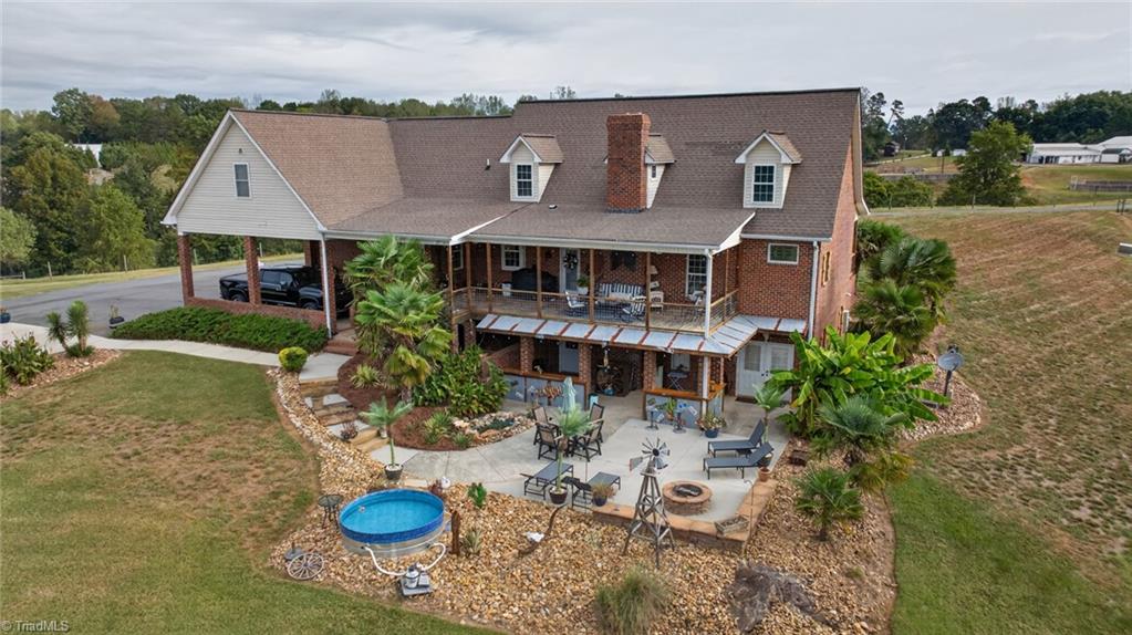 5734 Ogburn Stables Road Property Photo 3