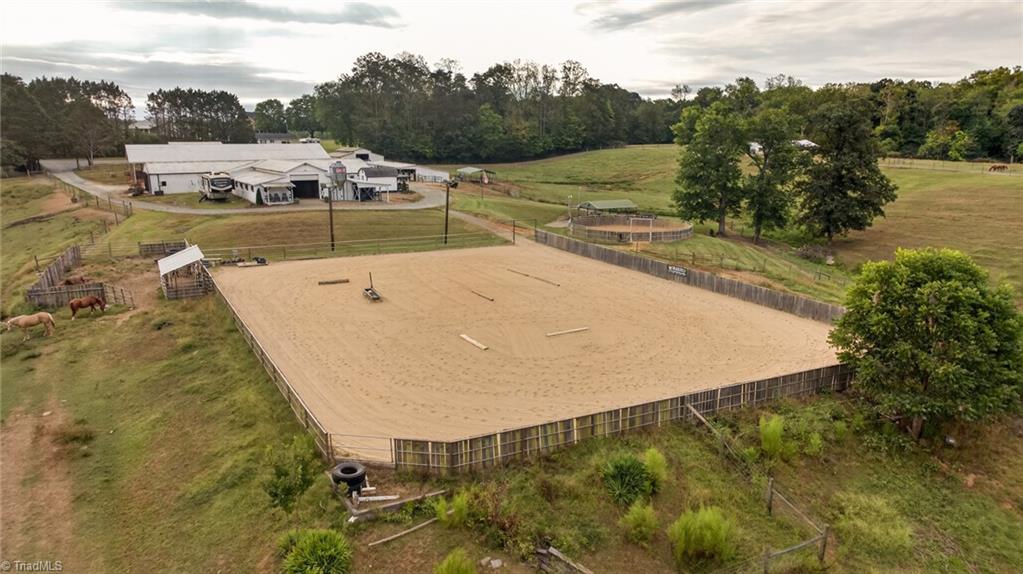 5734 Ogburn Stables Road Property Photo 8