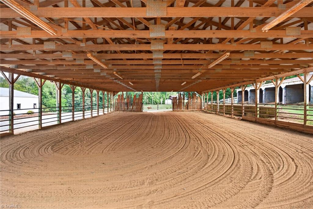 5734 Ogburn Stables Road Property Photo 9
