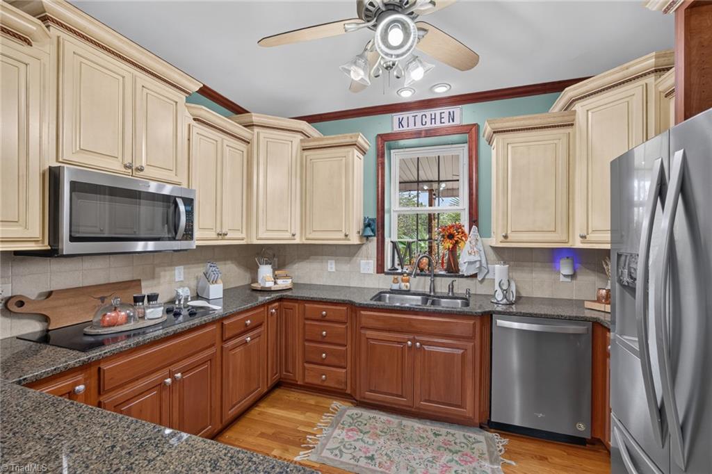 5734 Ogburn Stables Road Property Photo 25