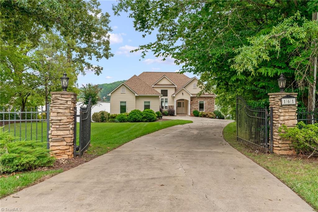 161 Abbotts Court Property Photo 4