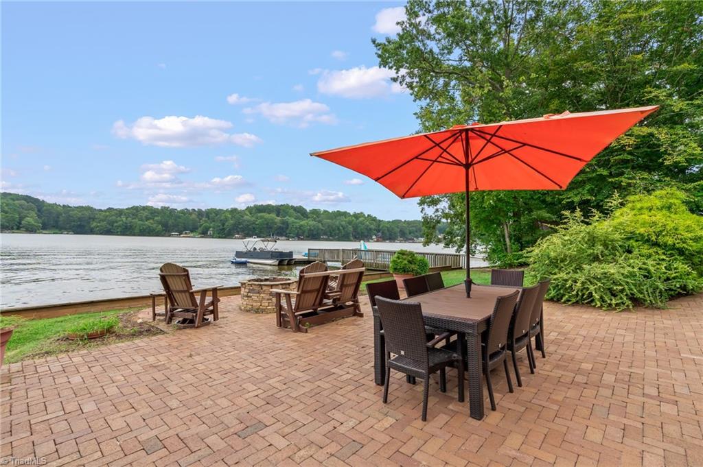161 Abbotts Court Property Photo 40
