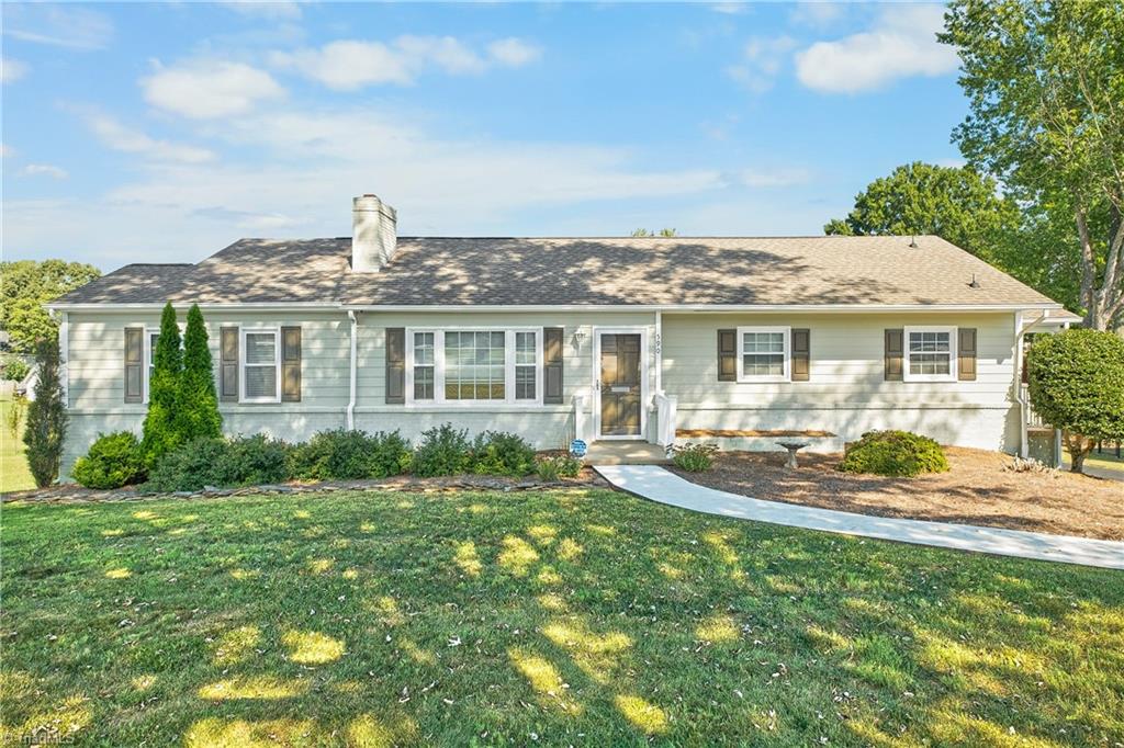 590 N Peace Haven Road Property Photo 1
