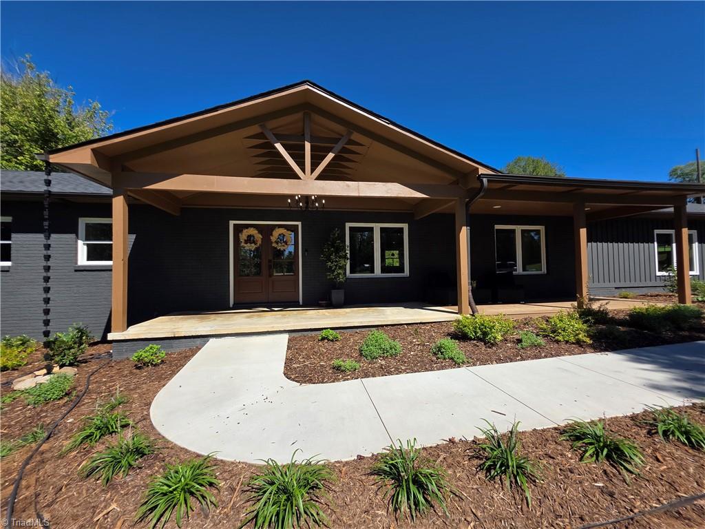 2591 Boomer Road Property Photo 1