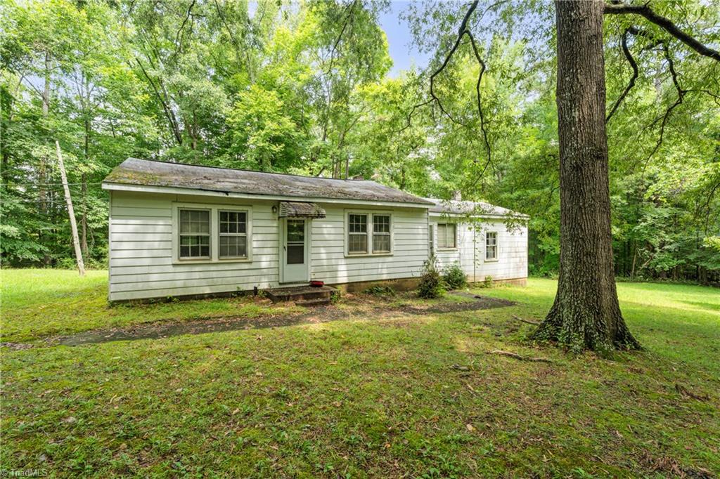 955 Valleystream Road Property Photo 8