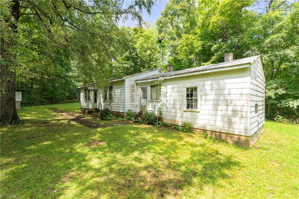955 Valleystream Road Property Photo 9