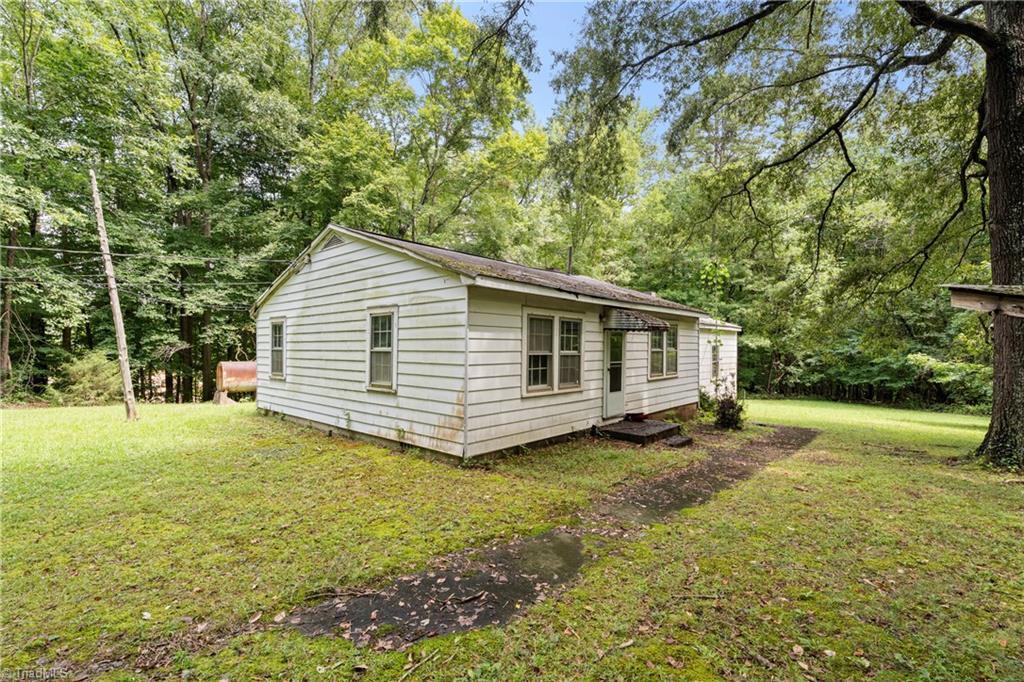 955 Valleystream Road Property Photo 10