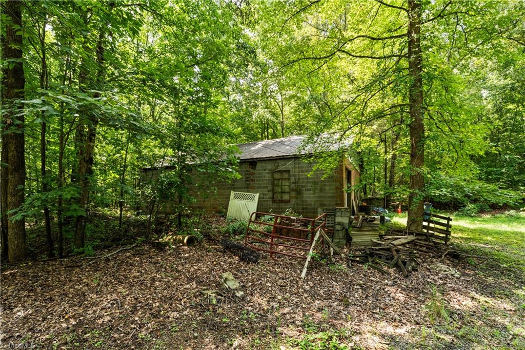 955 Valleystream Road Property Photo 19