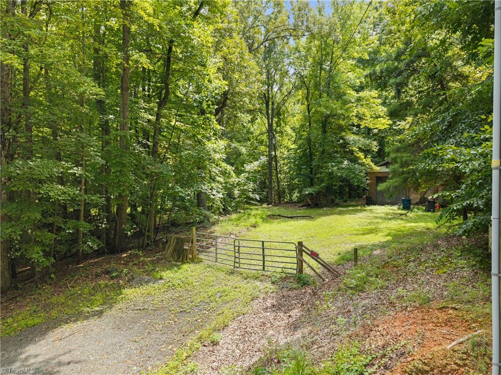 955 Valleystream Road Property Photo 1