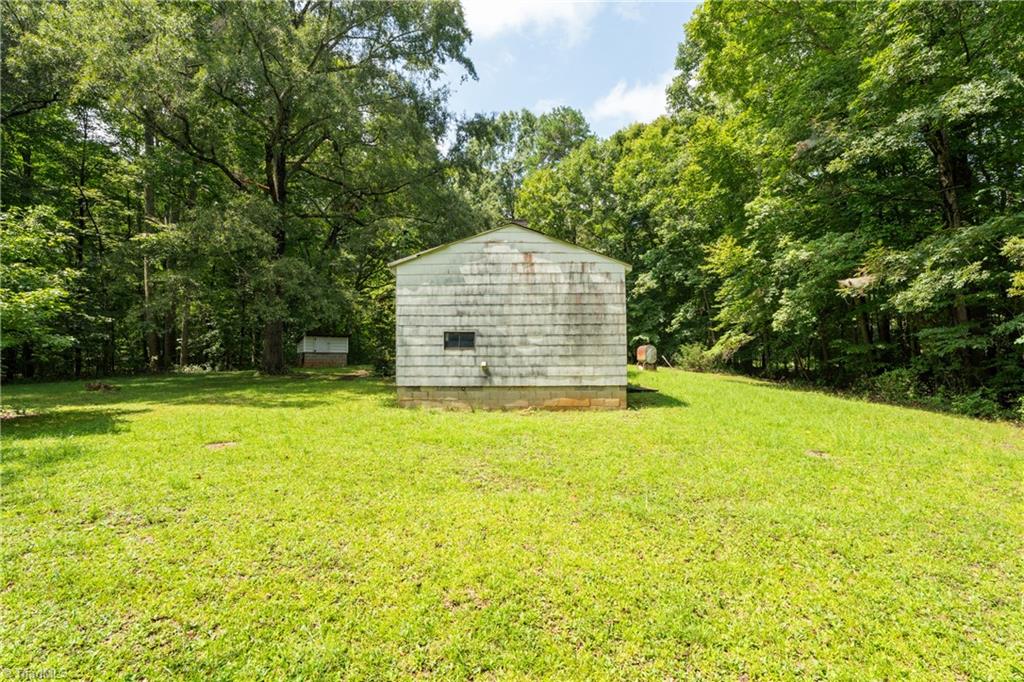 955 Valleystream Road Property Photo 11