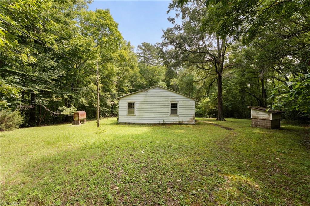 955 Valleystream Road Property Photo 12
