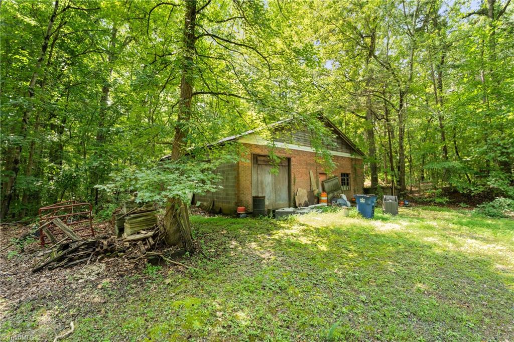 955 Valleystream Road Property Photo 17