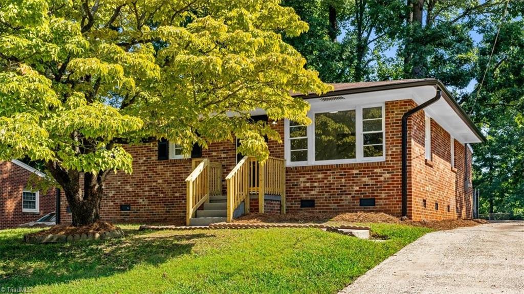 1804 Woodmere Drive Property Photo 1