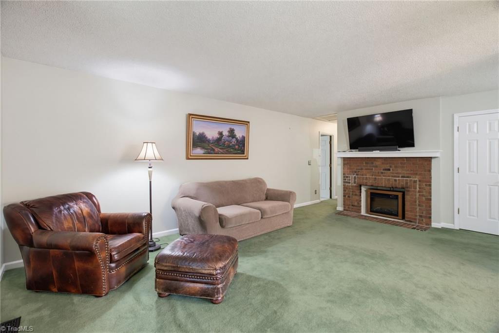 1418 Rock Spring Street Property Photo 4