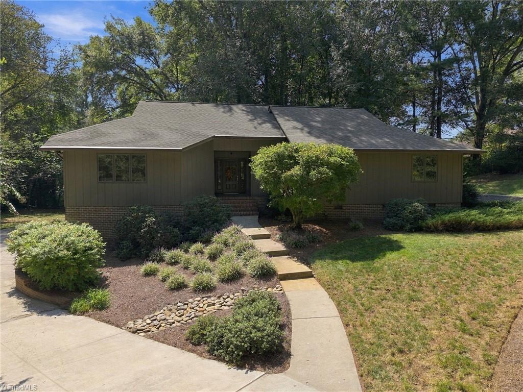 104 Buckingham Place Property Photo 1