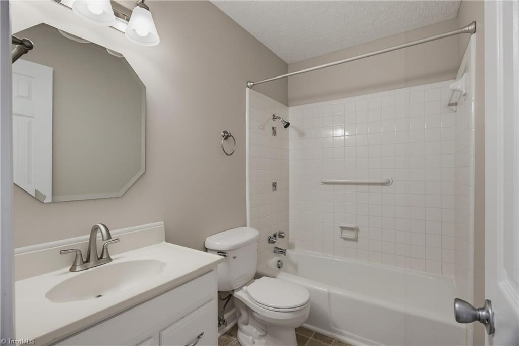 4010 Elkton Trail Property Photo 28