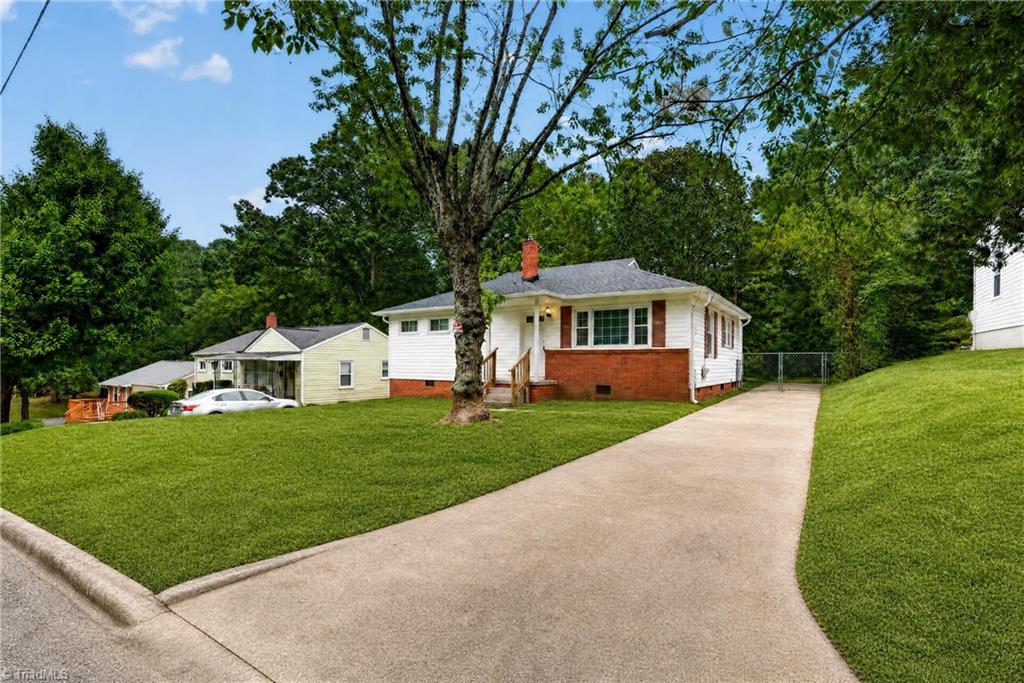 520 Ashburn Street Property Photo 7
