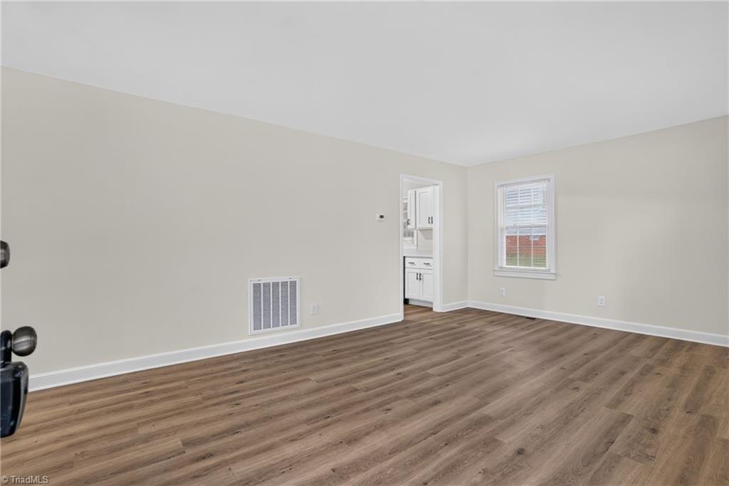 520 Ashburn Street Property Photo 9