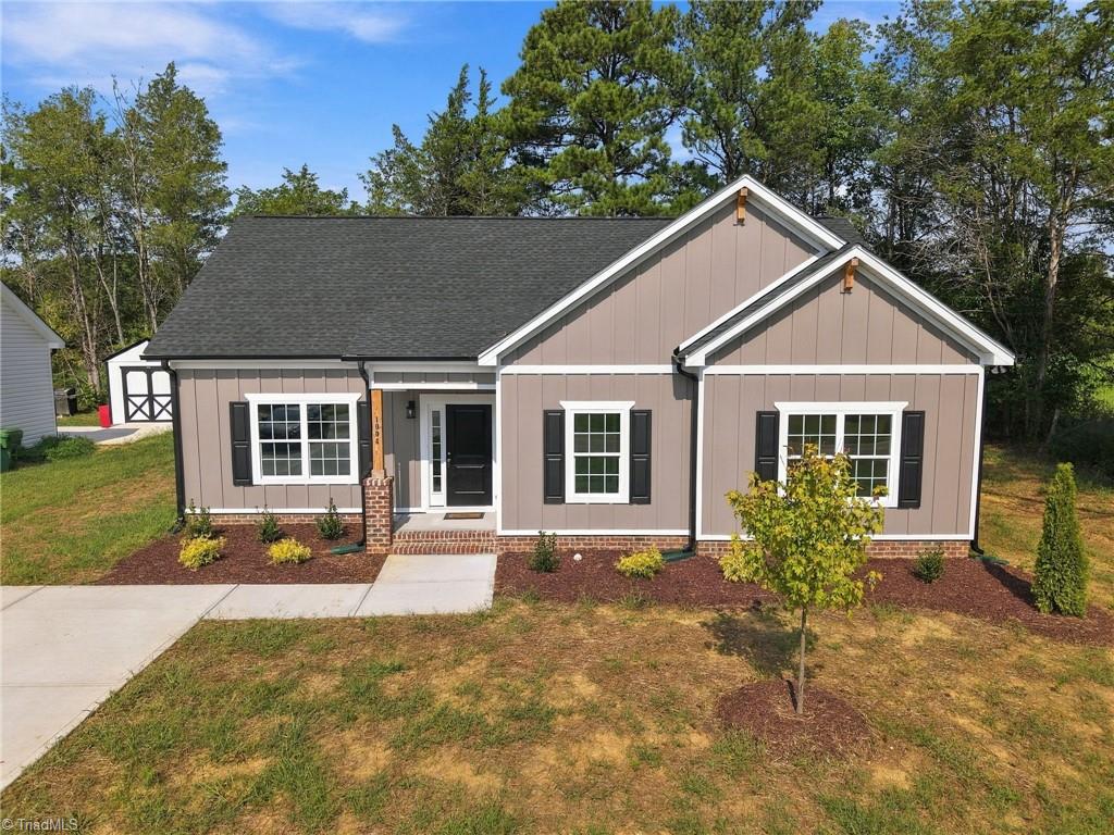 1004 Ivey Road Property Photo 2