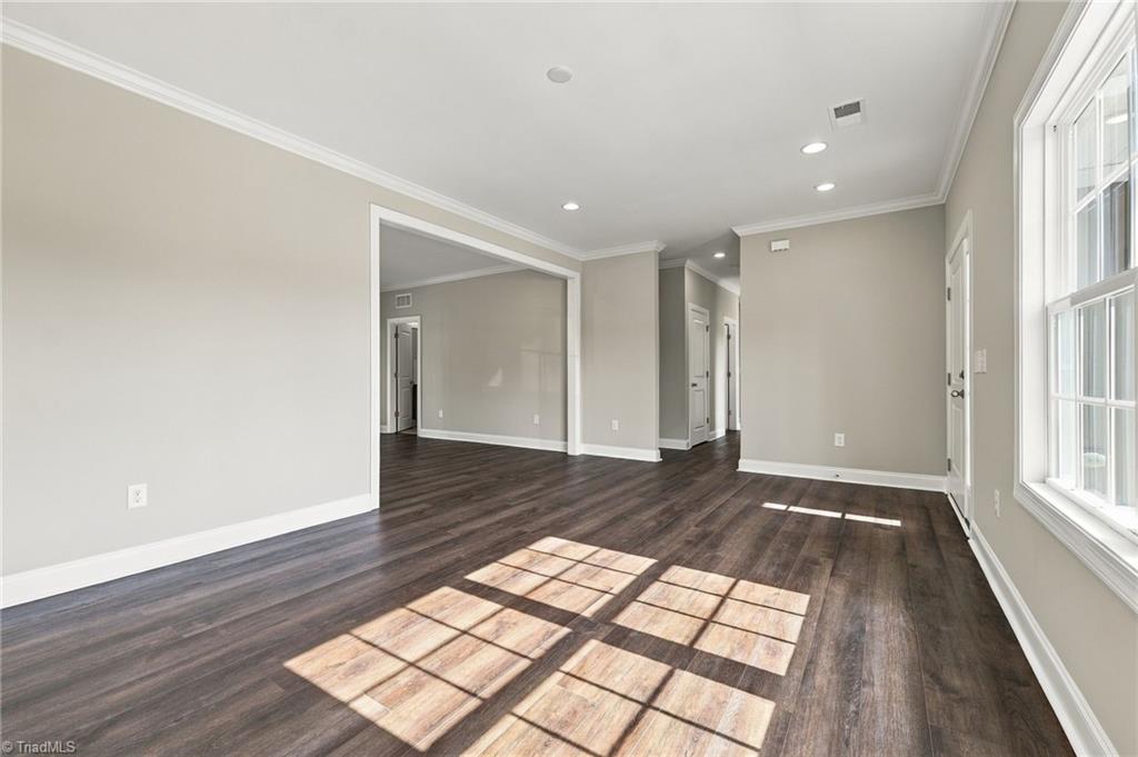 1004 Ivey Road Property Photo 7