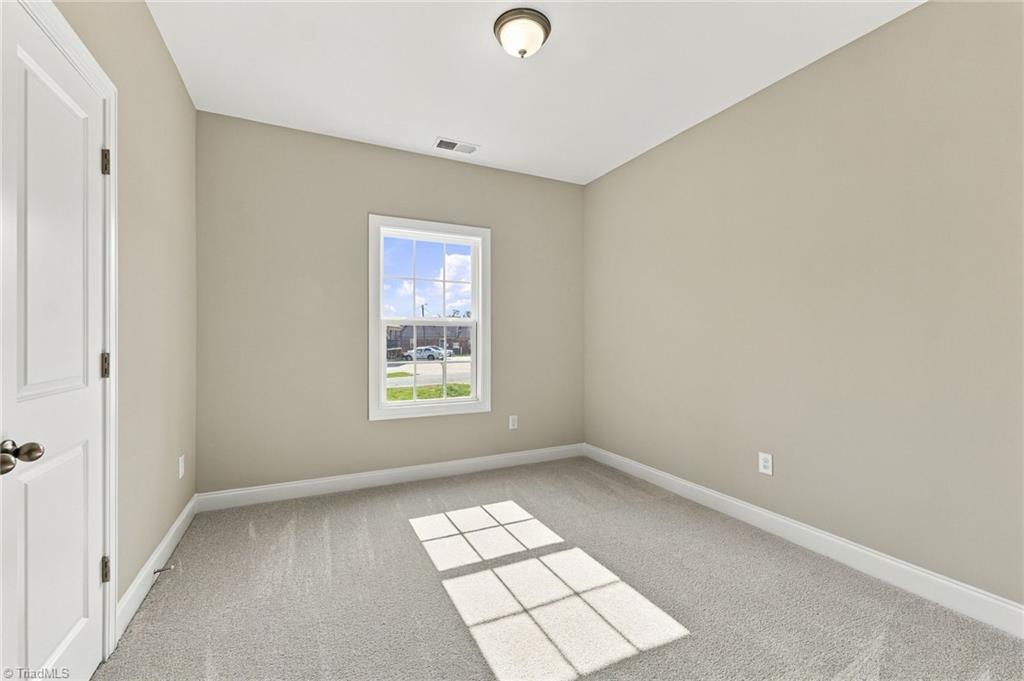 1004 Ivey Road Property Photo 12