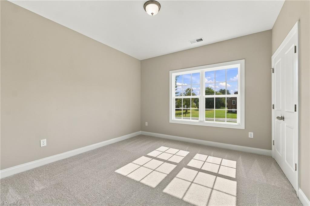 1004 Ivey Road Property Photo 17
