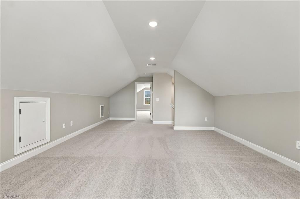 1004 Ivey Road Property Photo 20