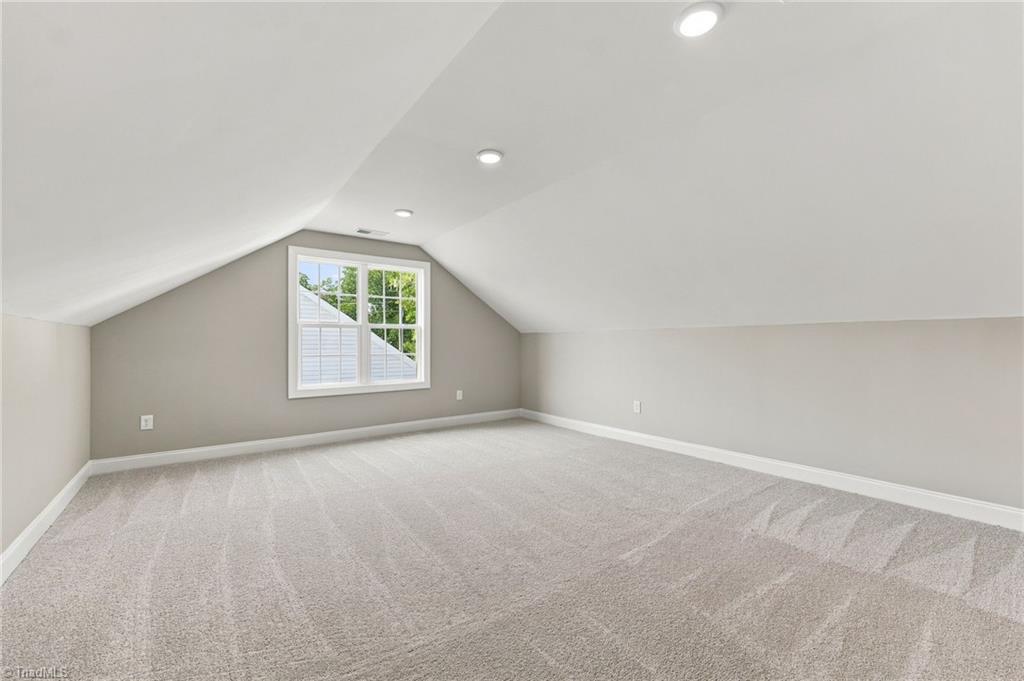 1004 Ivey Road Property Photo 21