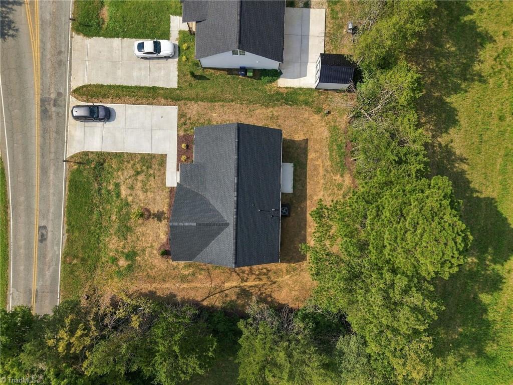 1004 Ivey Road Property Photo 25