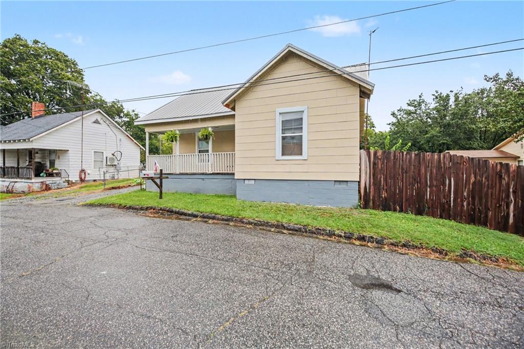 208 Copley Street Property Photo 3