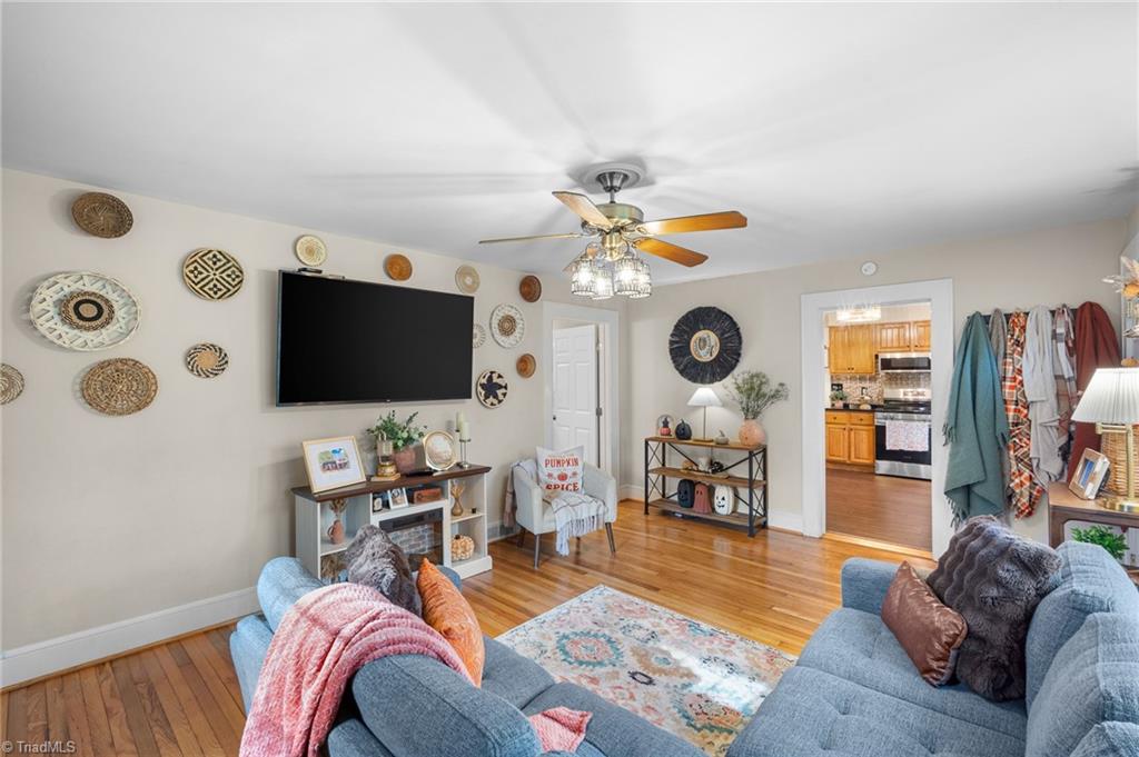 218 Center Street Property Photo 8