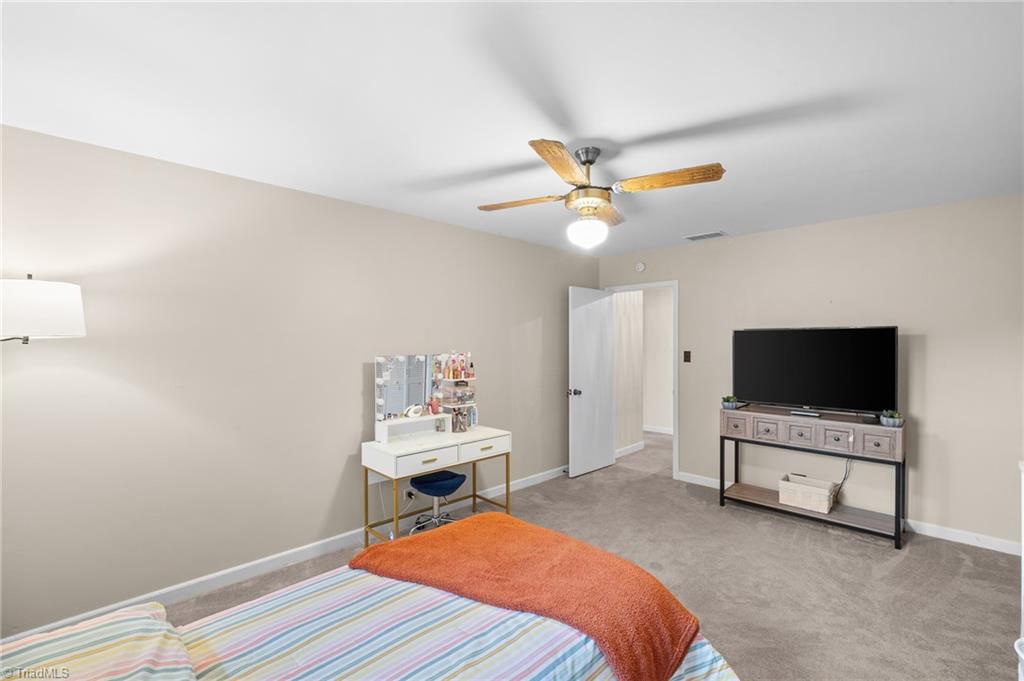 218 Center Street Property Photo 33