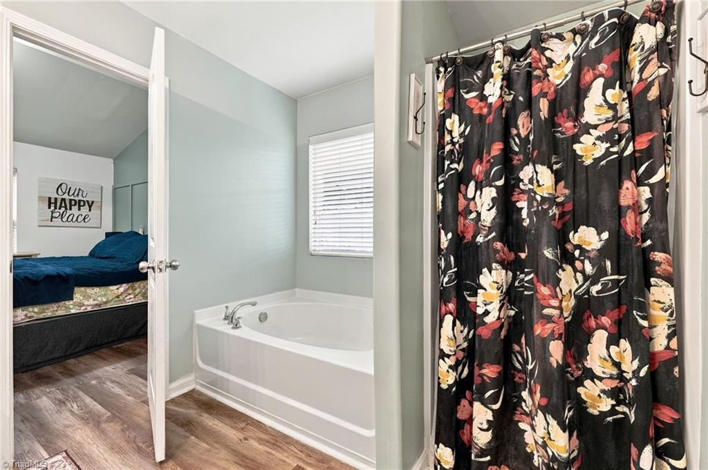 115 Goldenrod Court Property Photo 18