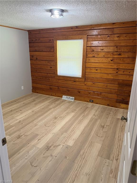 1037 Sues Farm Lane Property Photo 11