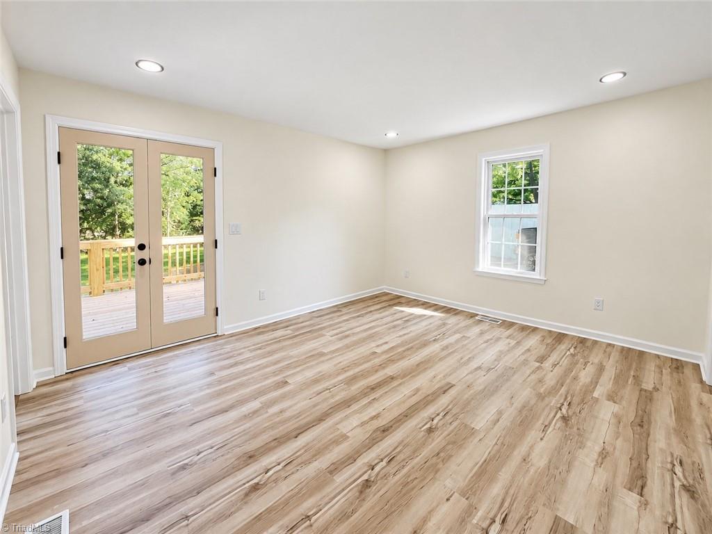 321 New Street Property Photo 13
