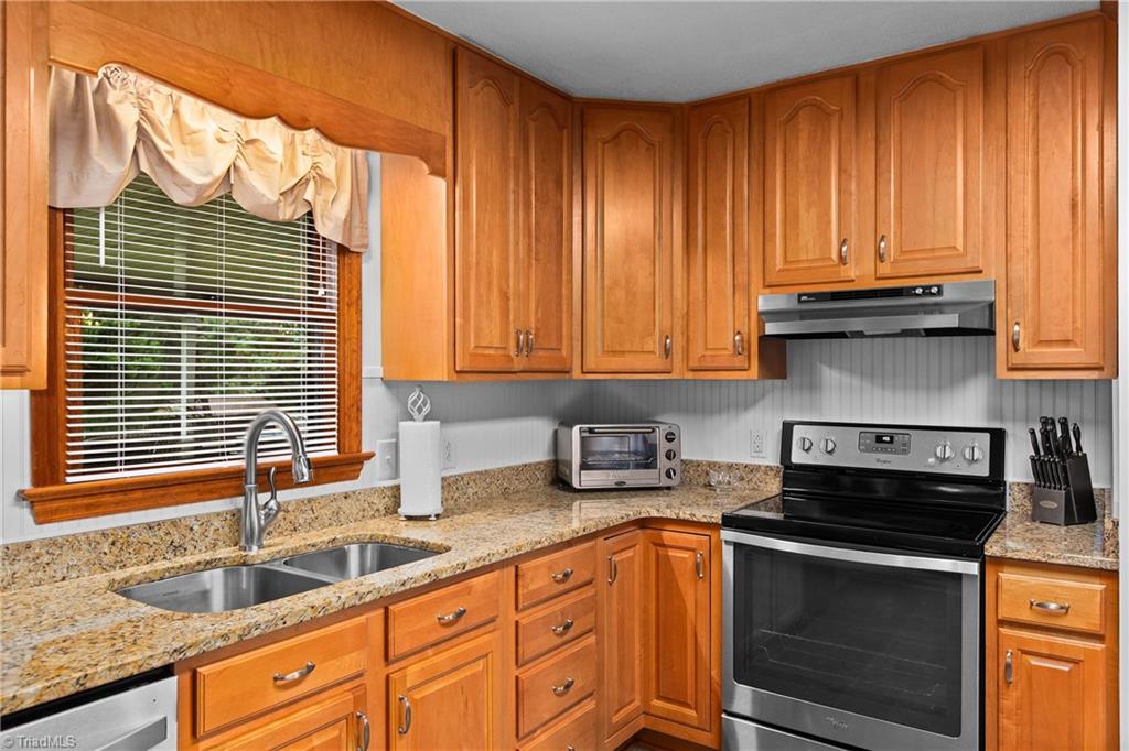 1357 Old Cox Road Property Photo 13