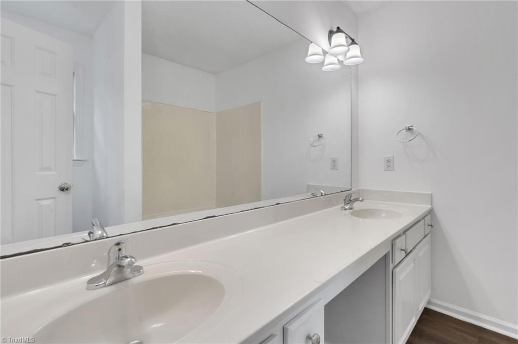 104 Lasalle Way Property Photo 15