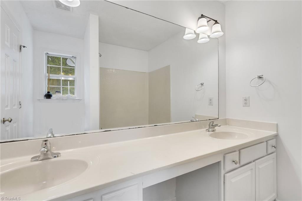 104 Lasalle Way Property Photo 16