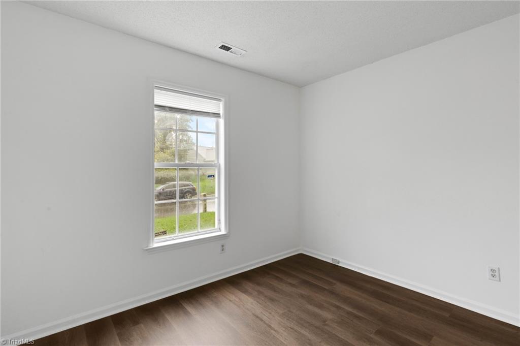 104 Lasalle Way Property Photo 17