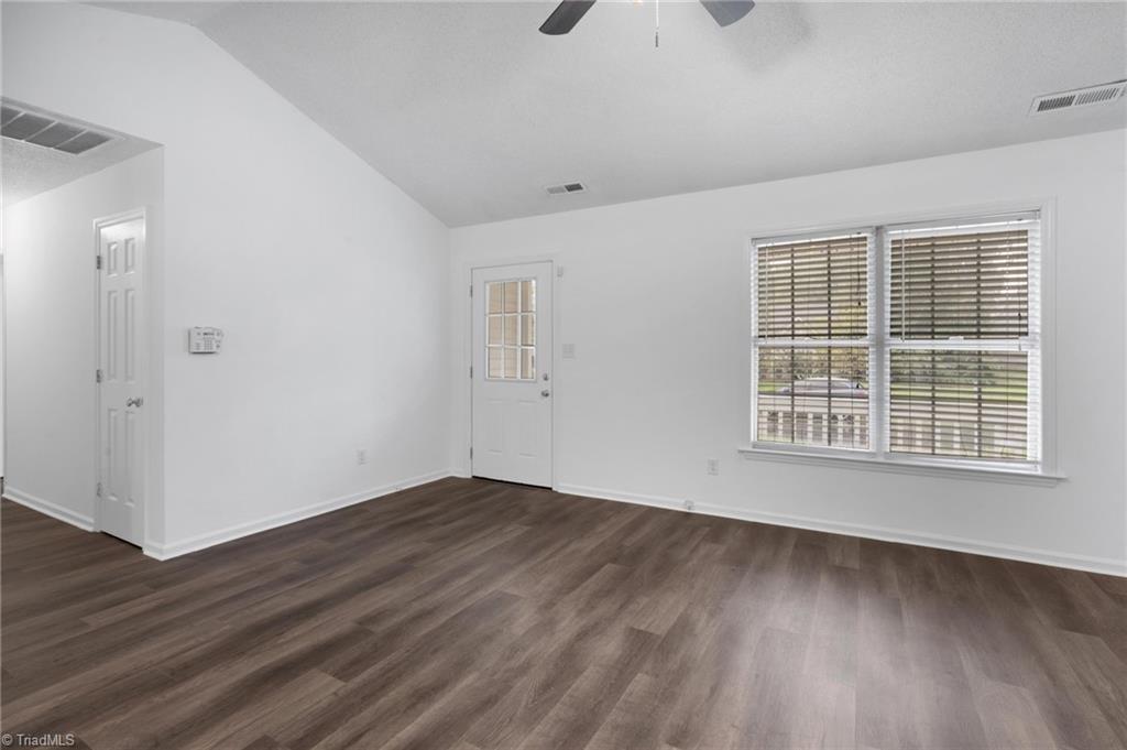 104 Lasalle Way Property Photo 21