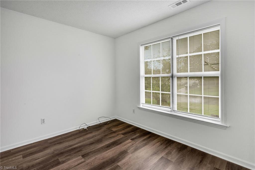 104 Lasalle Way Property Photo 30