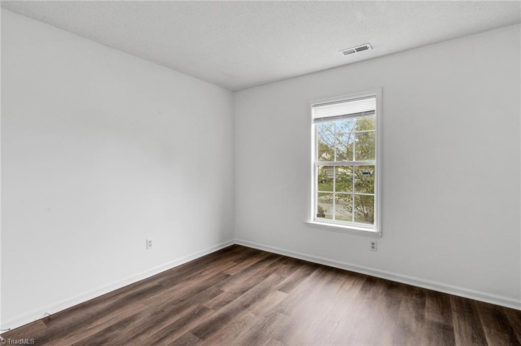 104 Lasalle Way Property Photo 33
