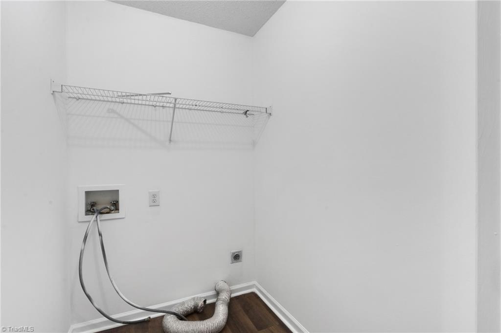104 Lasalle Way Property Photo 34