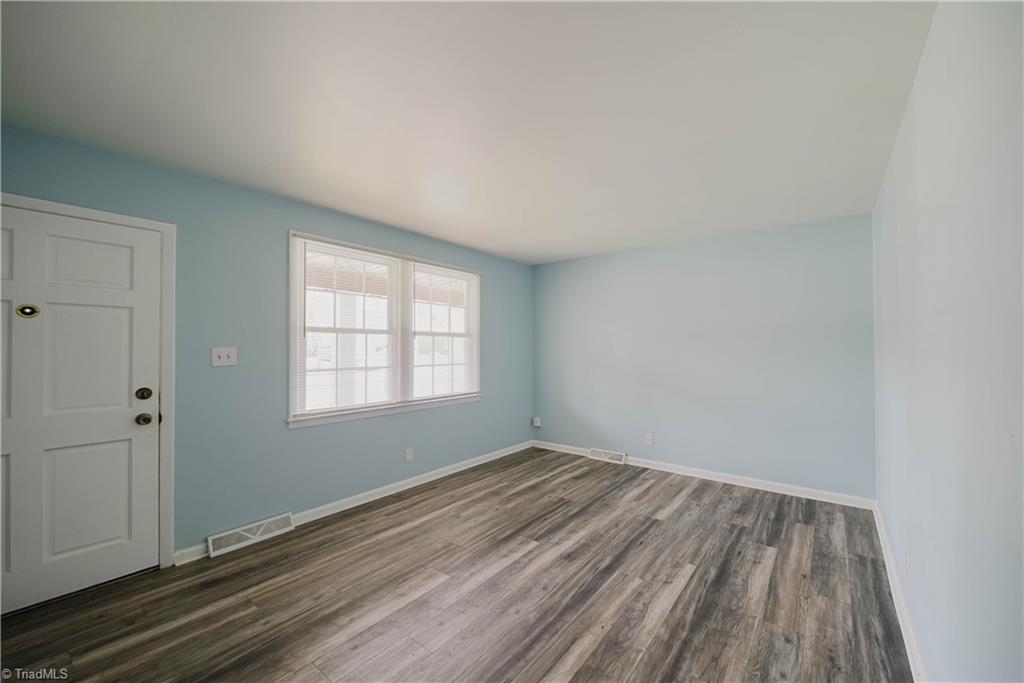 2102 Bothwell Street Property Photo 3