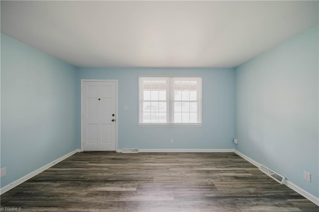 2102 Bothwell Street Property Photo 4