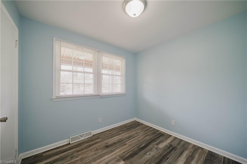 2102 Bothwell Street Property Photo 5
