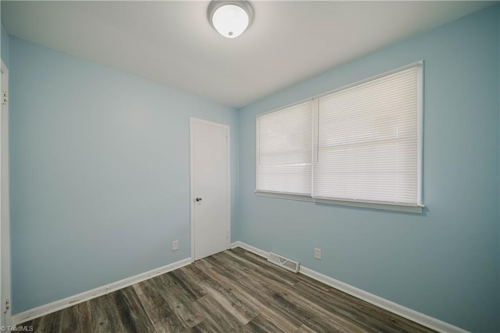 2102 Bothwell Street Property Photo 6