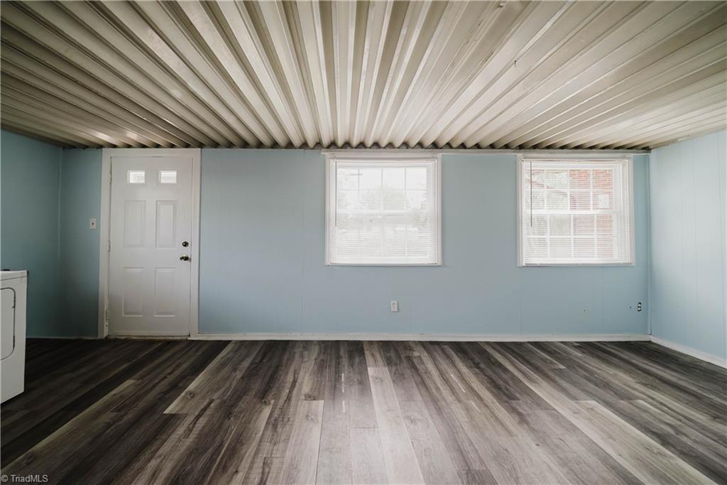 2102 Bothwell Street Property Photo 18