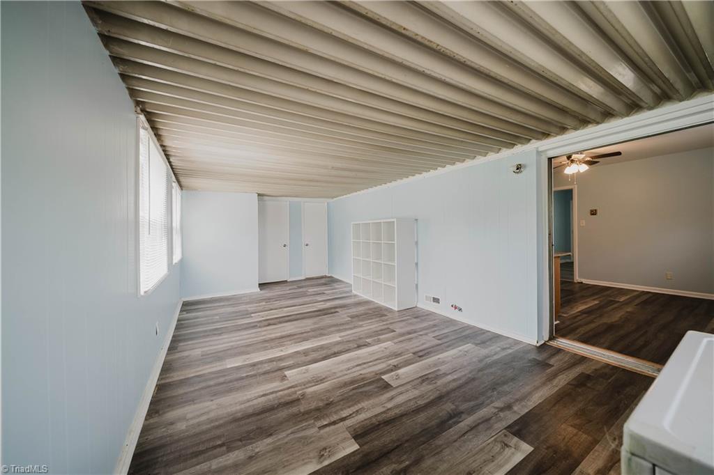 2102 Bothwell Street Property Photo 20